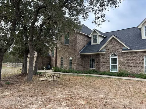 Exterior - 329 Flash Cir, Luling, TX 78648 photo 2 of 10