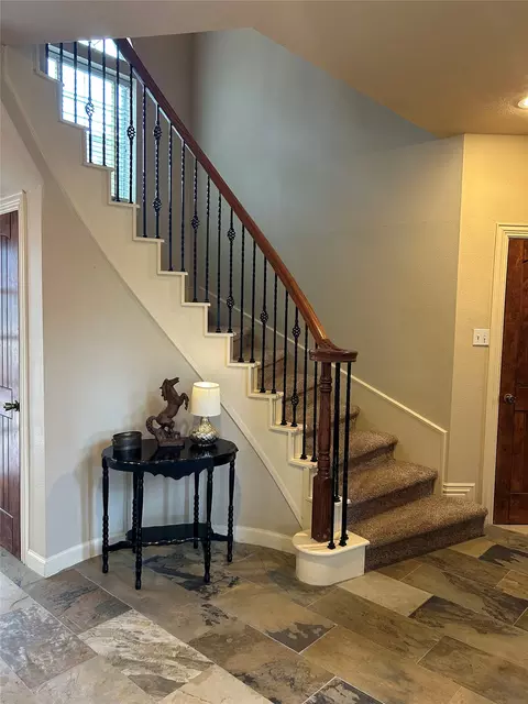 Entry Way - 329 Flash Cir, Luling, TX 78648 photo 1 of 2