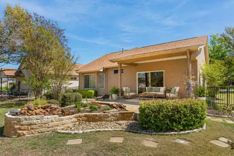 516 Texas Dr, Georgetown, TX 78633