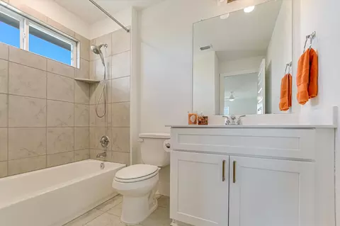 Bath - 6115 Marsh Ln, Buda, TX 78610 photo 2 of 3
