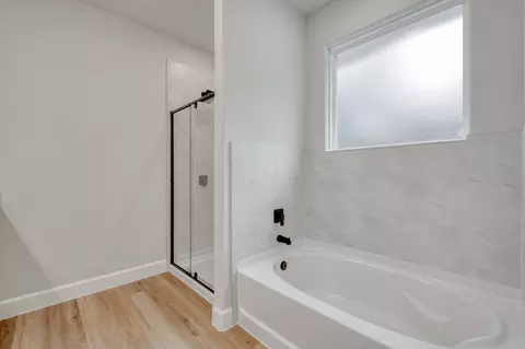 Bath - 116 Pine Point Cv, Elgin, TX 78621 photo 2 of 3