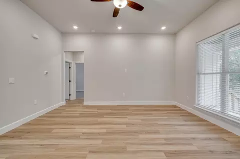 Living - 116 Pine Point Cv, Elgin, TX 78621 photo 2 of 4