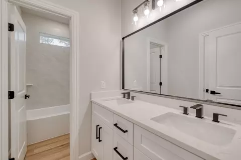 Bath - 116 Pine Point Cv, Elgin, TX 78621 photo 3 of 3