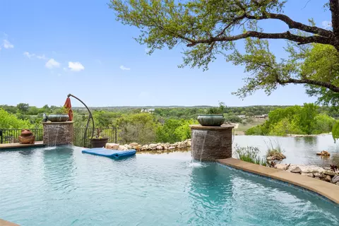 808 Rivercliff Dr, Spicewood, TX 78669