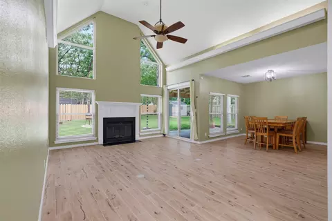 711 Brazos Ave, Rockdale, TX 76567