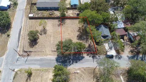 220 Daisy Ave, Luling, TX 78648 photo 6