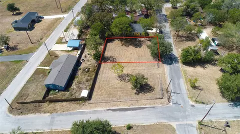 220 Daisy Ave, Luling, TX 78648 photo 7