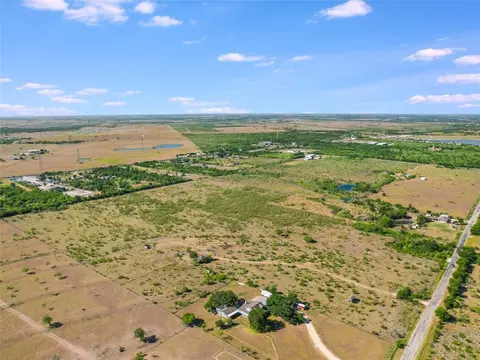 550 Schubert Ln, Kyle, TX 78640