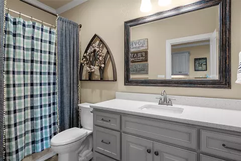 Bath - 14690 Chapel Rd, Lorena, TX 76655 photo 7 of 7