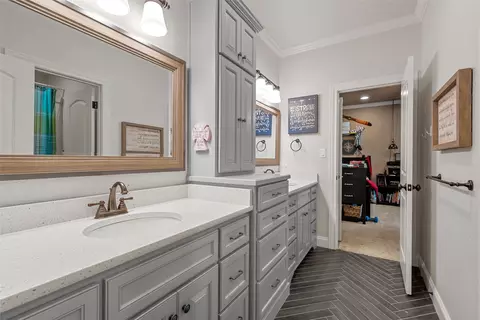 Bath - 14690 Chapel Rd, Lorena, TX 76655 photo 5 of 7