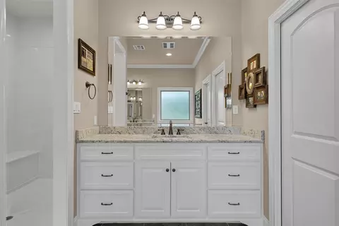 Bath - 14690 Chapel Rd, Lorena, TX 76655 photo 3 of 7