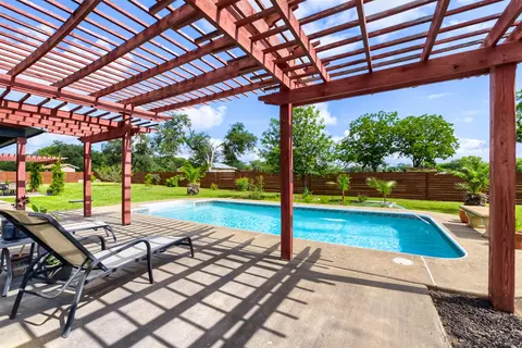718 Morning Dove Cv, Manchaca, TX 78652