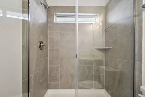 Bath - 16517 Wind Chime Dr, Manor, TX 78653 photo 2 of 3