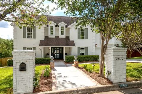 2009 Port Royal Dr, Austin, TX 78746