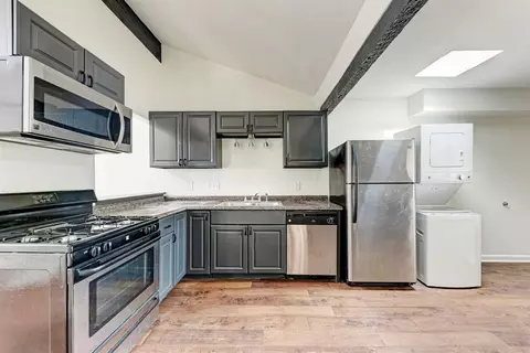 1010 W 23rd St #2, Austin, TX 78705