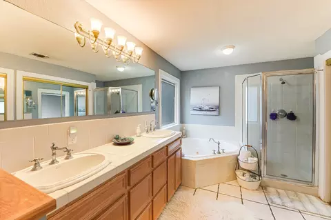Bath - 17009 E Darleen Dr #2, Leander, TX 78641 photo 1 of 2