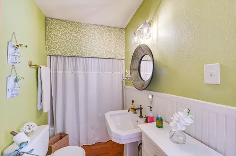 Bath - 17009 E Darleen Dr #2, Leander, TX 78641 photo 2 of 2