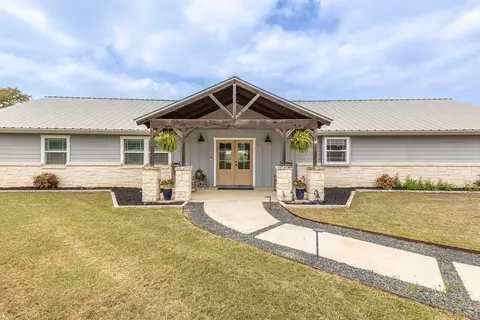 579 Triple S Trl, Johnson City, TX 78636