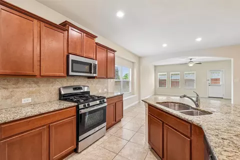 Kitchen - 328 Shale Cir, Buda, TX 78610 photo 4 of 4