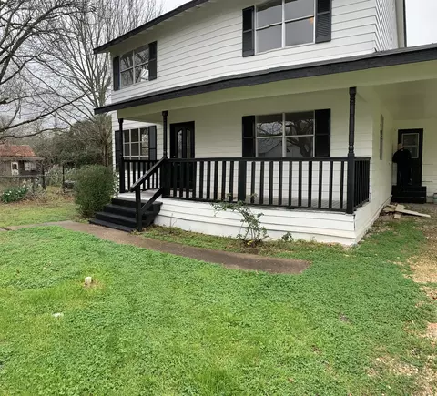 516 San Saba St, Lockhart, TX 78644
