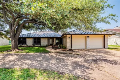 11146 Pinehurst Dr, Austin, TX 78747