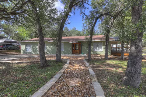 767 Valley Oaks Dr, Canyon Lake, TX 78133