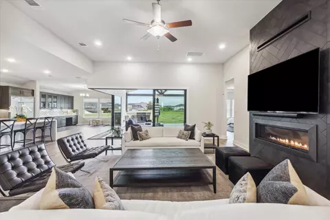 700 Echelon Pl, Austin, TX 78738