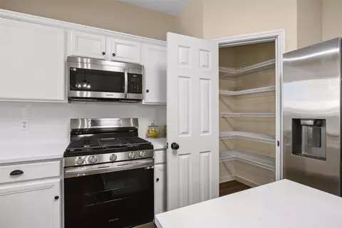 Kitchen - 161 Britni Loop, Kyle, TX 78640 photo 7 of 7