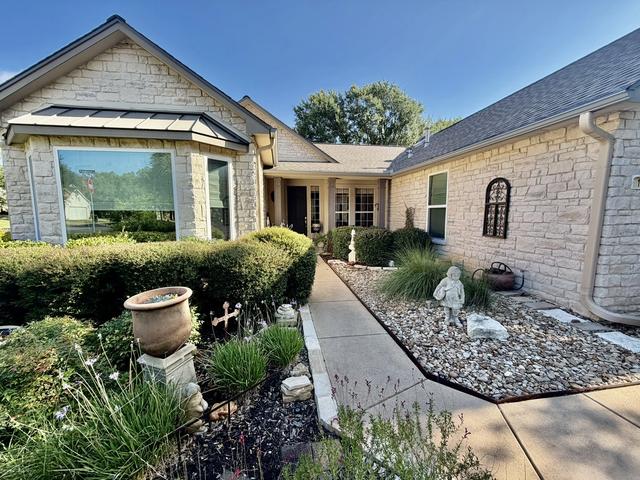 100 Enchanted Dr, Georgetown, TX 78633
