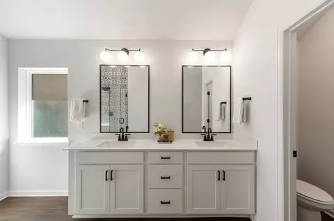 Bath - 154 Sequoia Dr, Kyle, TX 78640 photo 1 of 4