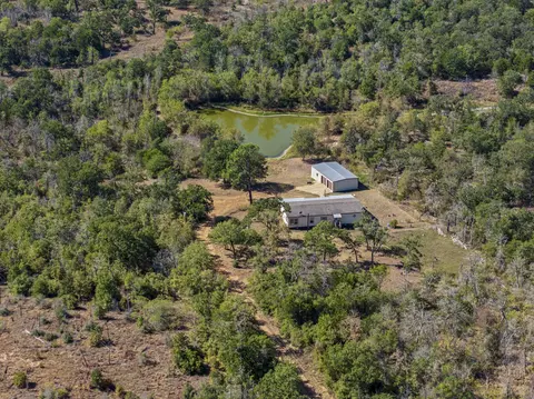 454 Leisure Ln, Cedar Creek, TX 78612