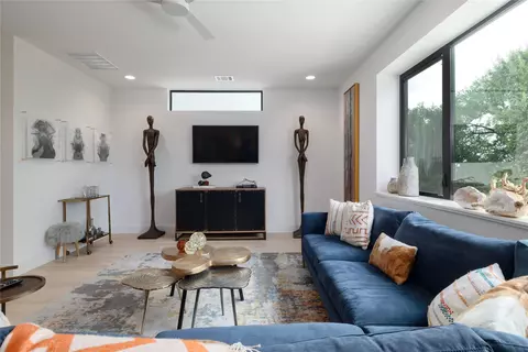 Living - 3406 E 17th St #5, Austin, TX 78721 photo 2 of 2