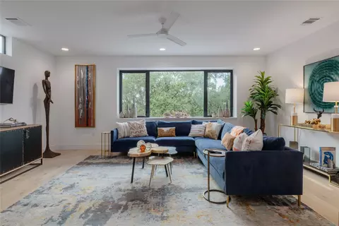 3406 E 17th St #5, Austin, TX 78721