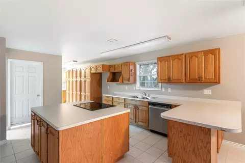 1050 Oak Grove Rd, Leander, TX 78641