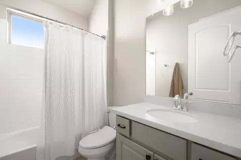 Bath - 4337 Opera Path, Leander, TX 78641 photo 3 of 4
