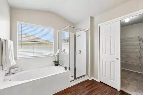 Bath - 616 Scheel, Kyle, TX 78640 photo 2 of 4