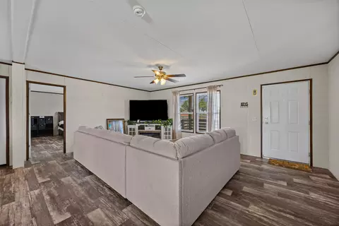 109 Zacate St, Elgin, TX 78621 photo 9