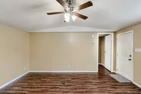 208 Circle Dr, Buda, TX 78610 photo 11