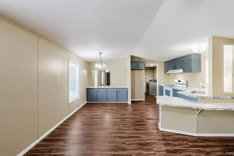 208 Circle Dr, Buda, TX 78610 photo 10