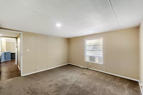 208 Circle Dr, Buda, TX 78610 photo 17