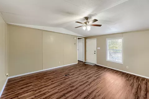 208 Circle Dr, Buda, TX 78610 photo 6