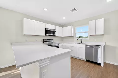 Kitchen - 1007 Antelope Trl, Temple, TX 76504 photo 1 of 3