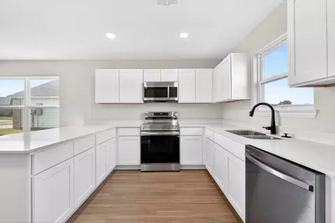 Kitchen - 1007 Antelope Trl, Temple, TX 76504 photo 2 of 3