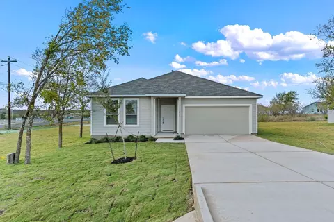 13225 Eastland Dr, Mustang Ridge, TX 78610
