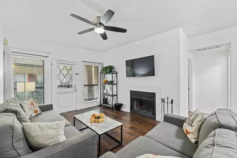 806 W 24th St #210, Austin, TX 78705