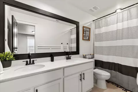 Bath - 205 Bright Star Ln, Georgetown, TX 78628 photo 5 of 5