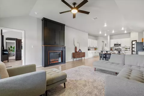 205 Bright Star Ln, Georgetown, TX 78628