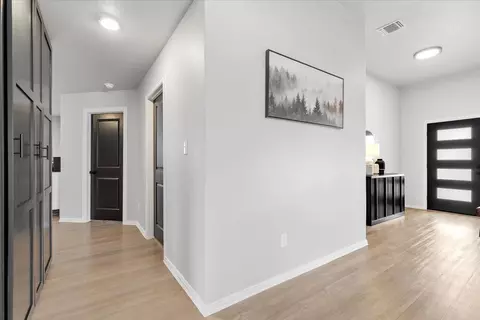 Entry Way - 205 Bright Star Ln, Georgetown, TX 78628 photo 5 of 6