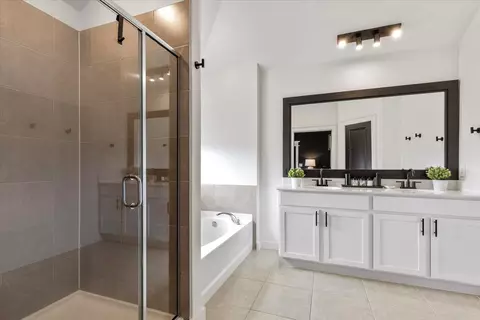 Bath - 205 Bright Star Ln, Georgetown, TX 78628 photo 2 of 5