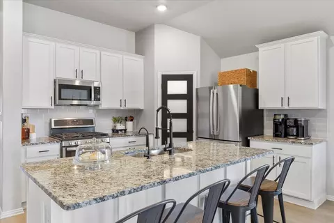 Kitchen - 205 Bright Star Ln, Georgetown, TX 78628 photo 1 of 4